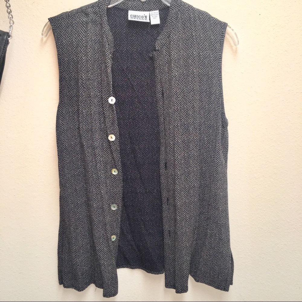 CHICO’S DESIGN Sleeveless Button Up Top - Picture 4 of 7